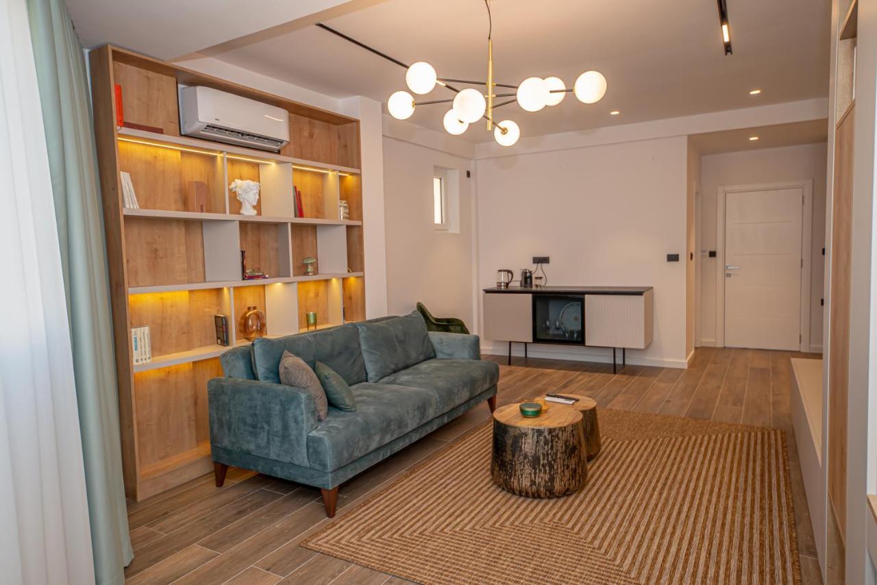 N&N Lux Guest House Bar Kültér fotó